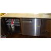 Image 2 : REFRIGERATED 67" PIZZA PREP TABLE W/ PLASTIC