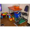 Image 4 : CORNER OF FULL OF KIDS TOYS & PLAY MATTS