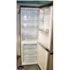 Image 2 : LG ELECTRONICS 24" BOTTOM FREEZER REFRIGERATOR