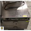 Image 1 : ALTO-SHAM 2 DRAWER COUNTER TOP FOOD WARMER