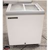 Image 1 : TRUE 36" SLIDE GLASS TOP ICECREAM FREEZER