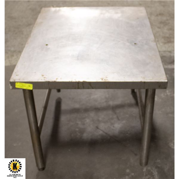 S/S EQUIPMENT STAND 30"X24"X23"