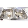Image 2 : 72" S/S PREP TABLE W/ DOUBLE WELL SINK, GREASE