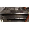 Image 1 : 4 WELL ST. STEEL STEAM TABLE W/ UNDERMOUNT STORAG