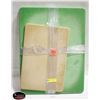 Image 1 : 3 PLASTIC CUTTING BOARDS 2 GREEN 1 BIELZE