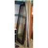Image 1 : 3-SECTION MANUAL SLIDING GLASS DOOR W/ TRACKS.