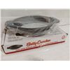 Image 3 : 8" CAST IRON BAKING DISH W/ HANDLES