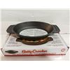 Image 4 : 8" CAST IRON BAKING DISH W/ HANDLES
