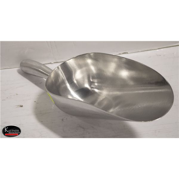 1 LARGE ALUMINUM INGREDIENT SCOOP
