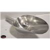 Image 1 : 1 LARGE ALUMINUM INGREDIENT SCOOP
