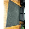 Image 5 : LOT OF ASSORTED SIZED FLOOR MATS
