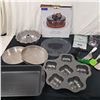 Image 1 : Assorted Bakeware
