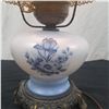 Image 2 : Vintage Hurricane Parlour Table Lamp