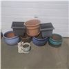 Image 1 : 8 Assorted Flower Pots (Plastic & Pottery)