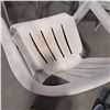 Image 3 : Glasstop Patio Table & 4 Resin Chairs