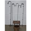 Image 1 : 4 Metal Plant Hangers & Mini Wooden Wishing Well