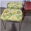 Image 4 : 2 Vintage Chairs & 2 Vintage Stools