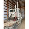Image 10 : 1988 Freightliner tandem tractor (Day Cab), 400 Cummins, 15 speed, 5th wheel, wet kit, 11x24.5s,