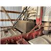 Image 12 : 1988 Freightliner tandem tractor (Day Cab), 400 Cummins, 15 speed, 5th wheel, wet kit, 11x24.5s,