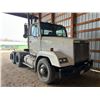 Image 3 : 1988 Freightliner tandem tractor (Day Cab), 400 Cummins, 15 speed, 5th wheel, wet kit, 11x24.5s,