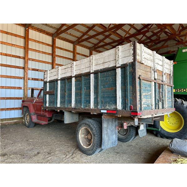 1976 Ford F600 grain truck,V8, 5&2 speed, 8.25x20 rubber, c/w 14 foot box and hoist, S/N F60DCW40790