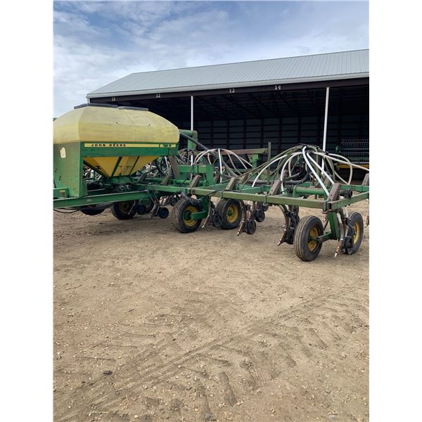 JD 655 32 foot,12 inch spacing, double shoot air seeder, has very good tips, set up for tow behind a