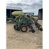 Image 3 : JD 655 32 foot,12 inch spacing, double shoot air seeder, has very good tips, set up for tow behind a