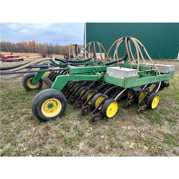 (Lot #s 278 & 279 are a Group Lot) HARD TO FIND. JD 750 15 ft No-Till single disc drill, newer beari