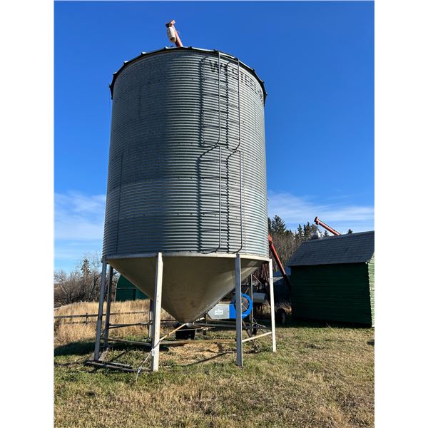 (For Grain Bin Hauling PH John (780) 210-0531) Westeel 6 Ring Hopper Bin on 8 Leg cone & Double Skid