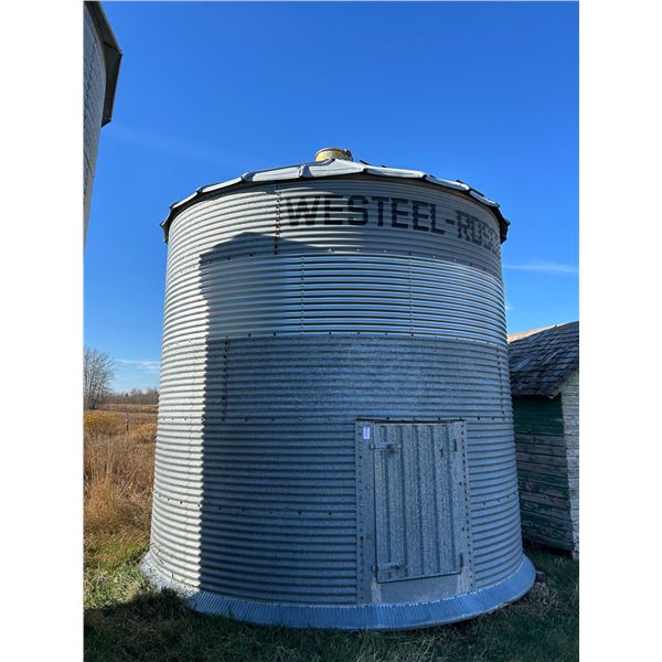 (For Grain Bin Hauling PH John (780) 210-0531) Westeel 5 Ring Flat Floor Good Wood Floor & Skirt c/w