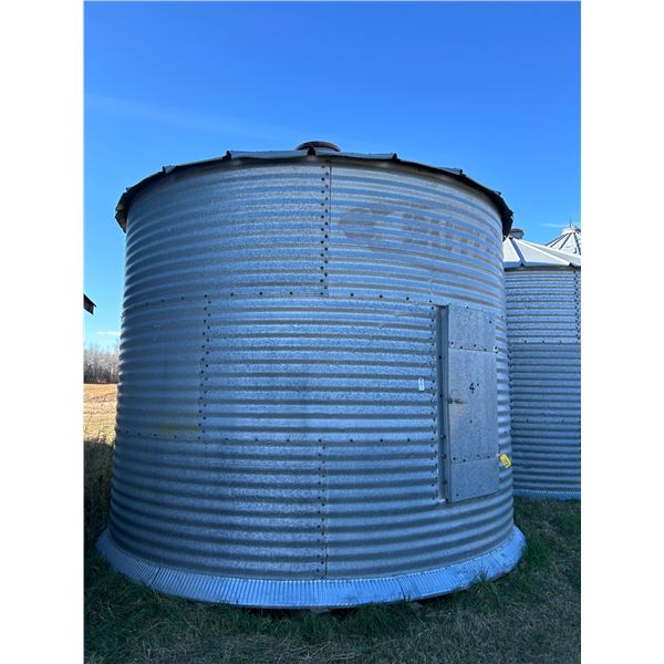 (For Grain Bin Hauling PH John (780) 210-0531) Butler 3 Ring Flat Floor Good Wood Floor & Skirt c/w 