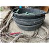 Image 2 : 5- Horse Tubs & Ropes