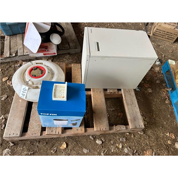 Tree Stand, Top-Fin Aquarium & Cabinet