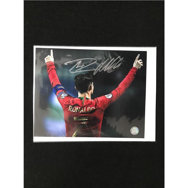 CHRISTIANO RONALDO SIGNED 8 X 10 (SUPERSTAR COA)
