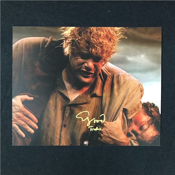 ELIJAH WOOD SIGNED LORD OF THE RINGS 8X10 PHOTO WWOC COA