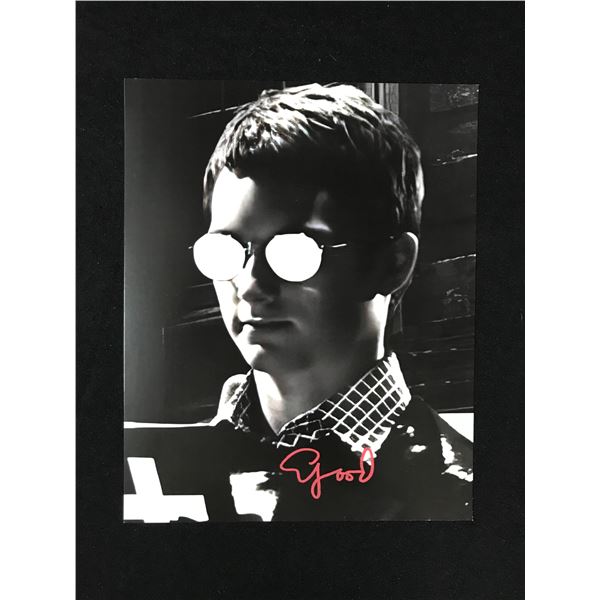 ELIJAH WOOD SIGNED SIN CITY 8X10 PHOTO WWOC COA