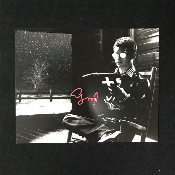 ELIJAH WOOD SIGNED SIN CITY 8X10 PHOTO WWOC COA