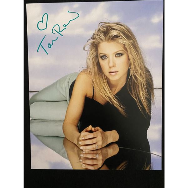 TARA REID SIGNED 8 X 10 (WWOC COA)