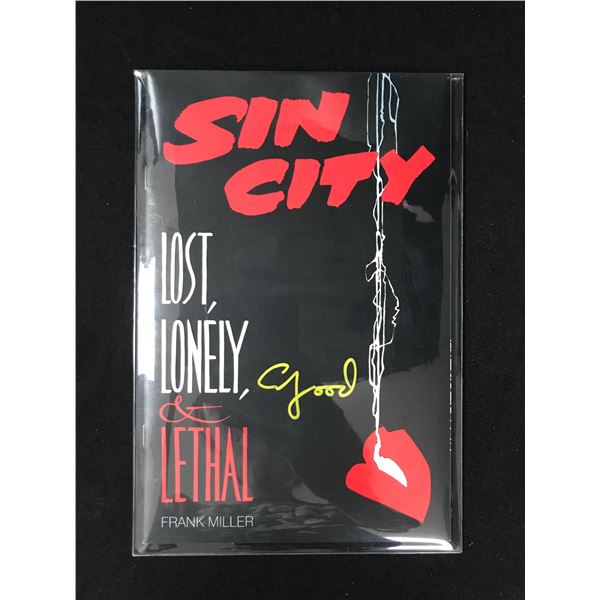 ELIJAH WOOD SIGNED SIN CITY COMIC BOOK (WWOC COA)