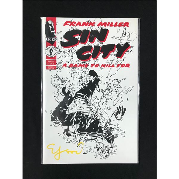 ELIJAH WOOD SIGNED SIN CITY COMIC BOOK (WWOC COA)