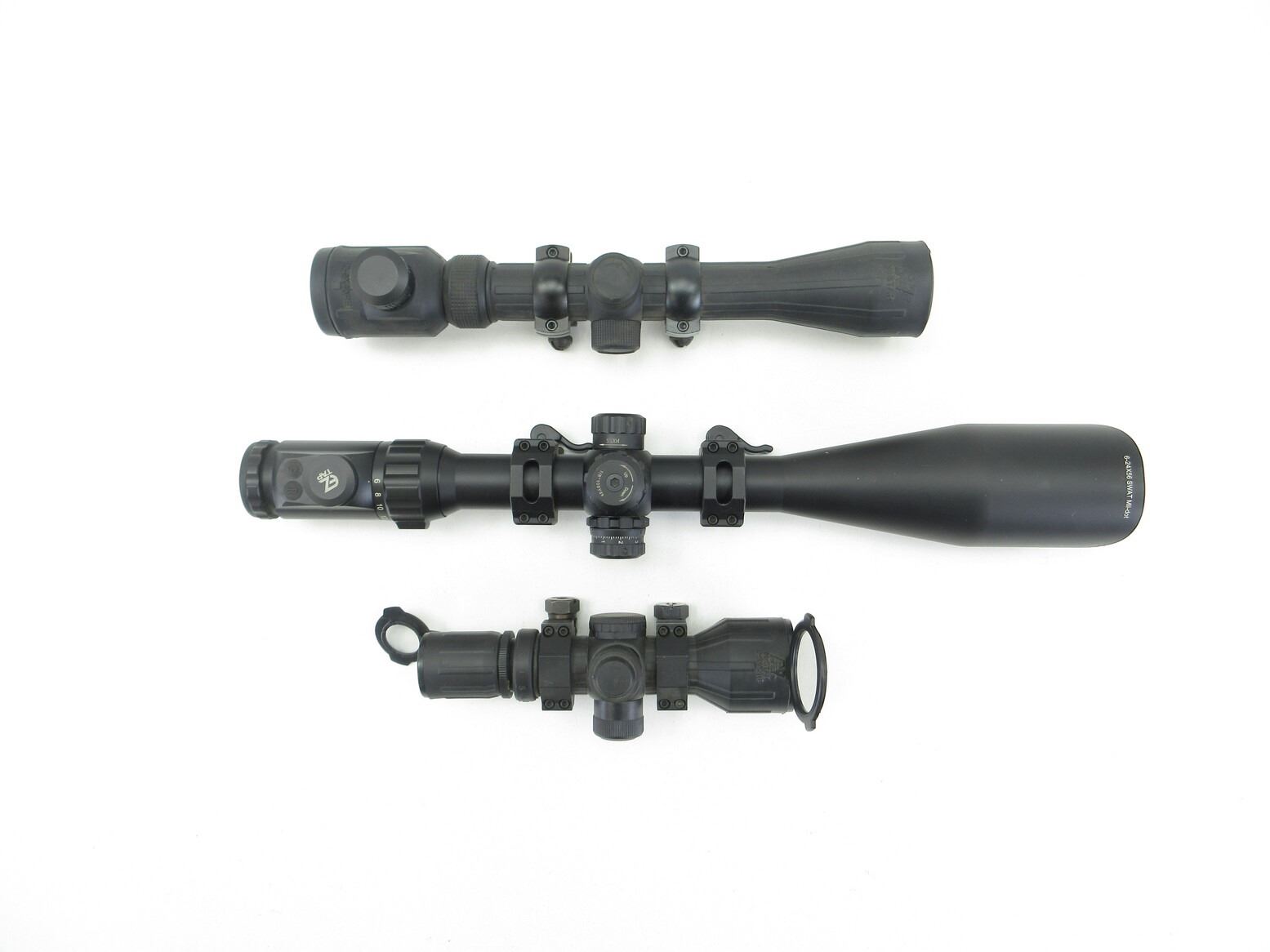 ASSORTED ILLUMINATED RIFLE SCOPES LOT