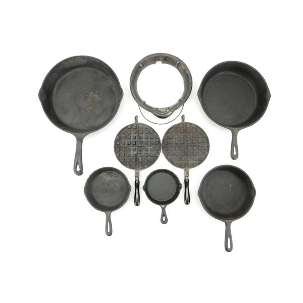 ASSORTED CAST IRON COOKWARE LOT