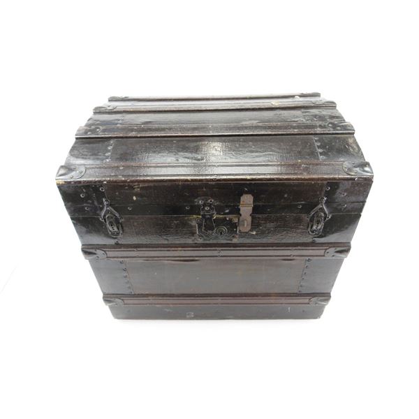 WOODEN STORAGE TRUNK