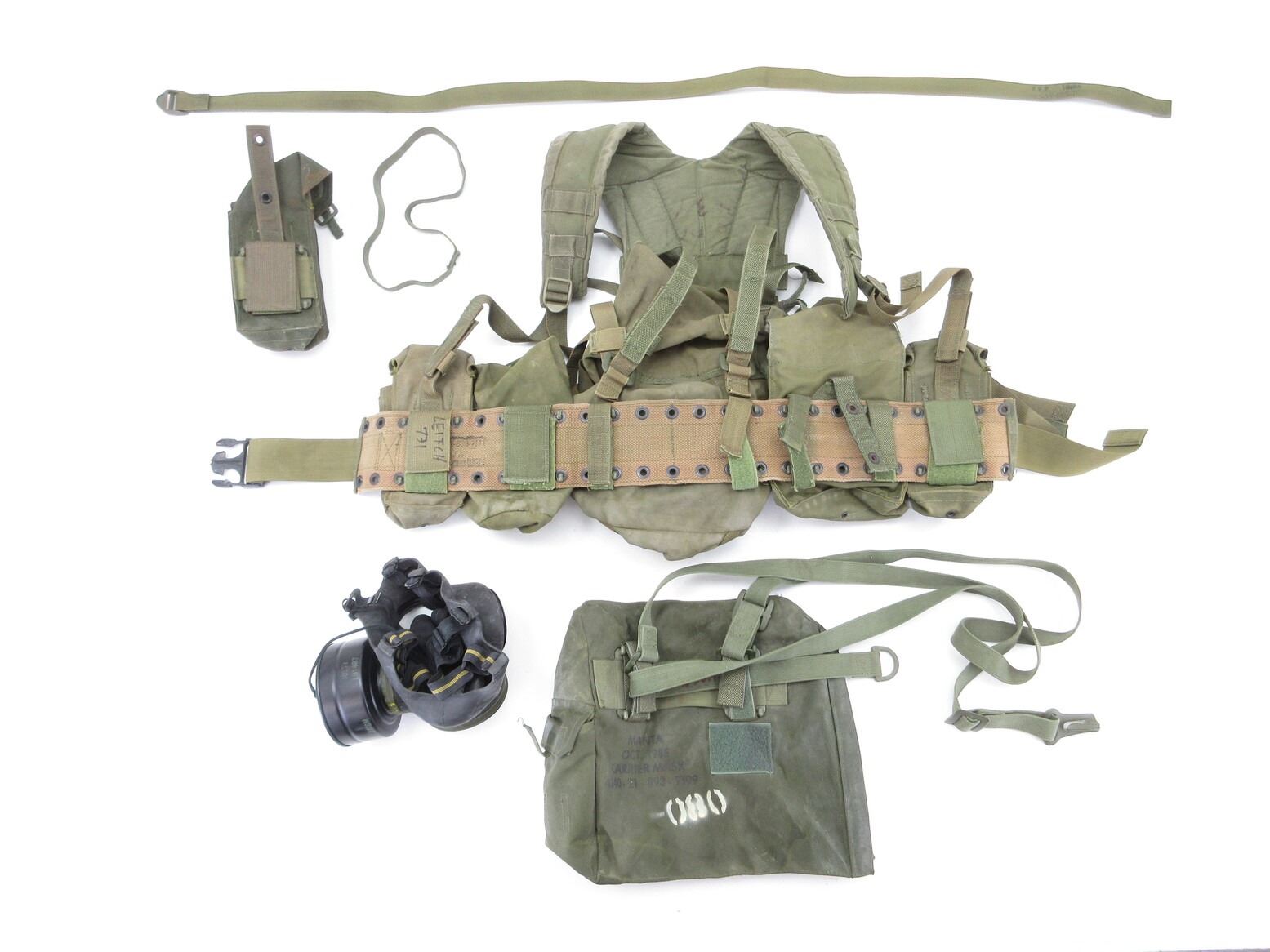 Canadian1982 Pattern Webbing ASSORTED CANADIAN MILITARY 1982 PATTERN ETC. WEBBING LOT