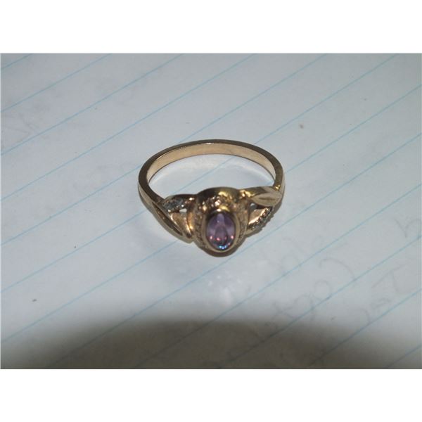 Ladies 10k Gold Ring