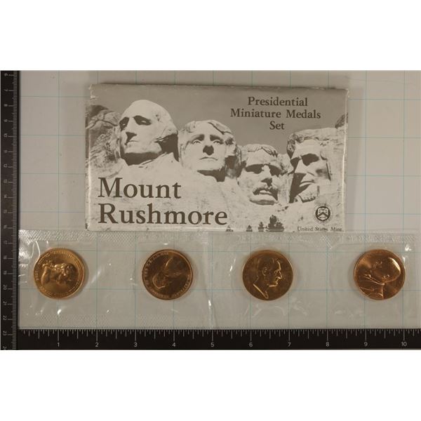 MT. RUSHMORE PRESIDENTIAL MINI MEDALS SET 4-1.25"