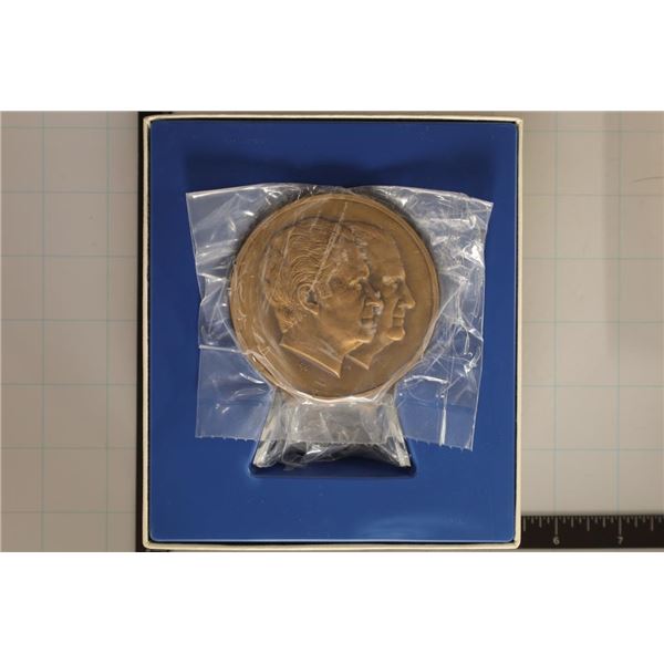 7.8 OZ. 1973 PRESIDENTIAL INAUGURAL MEDAL "NIXON