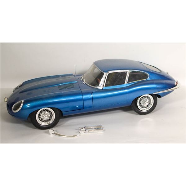 LARGE 1/6 SCALE JAGUAR XKE MODEL CAR