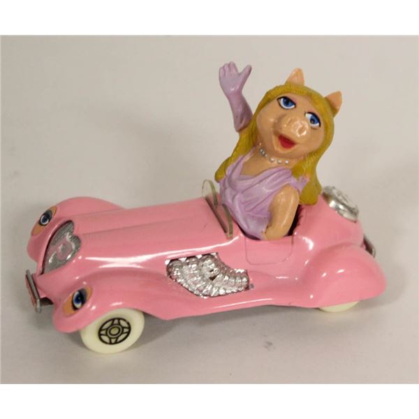 1979 CORGI MUPPETS MISS PIGGY CAR