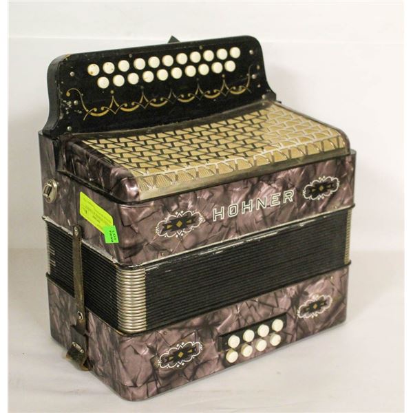 ANTIQUE HOHNER ACCORDION SQUEEZE BOX STYLE